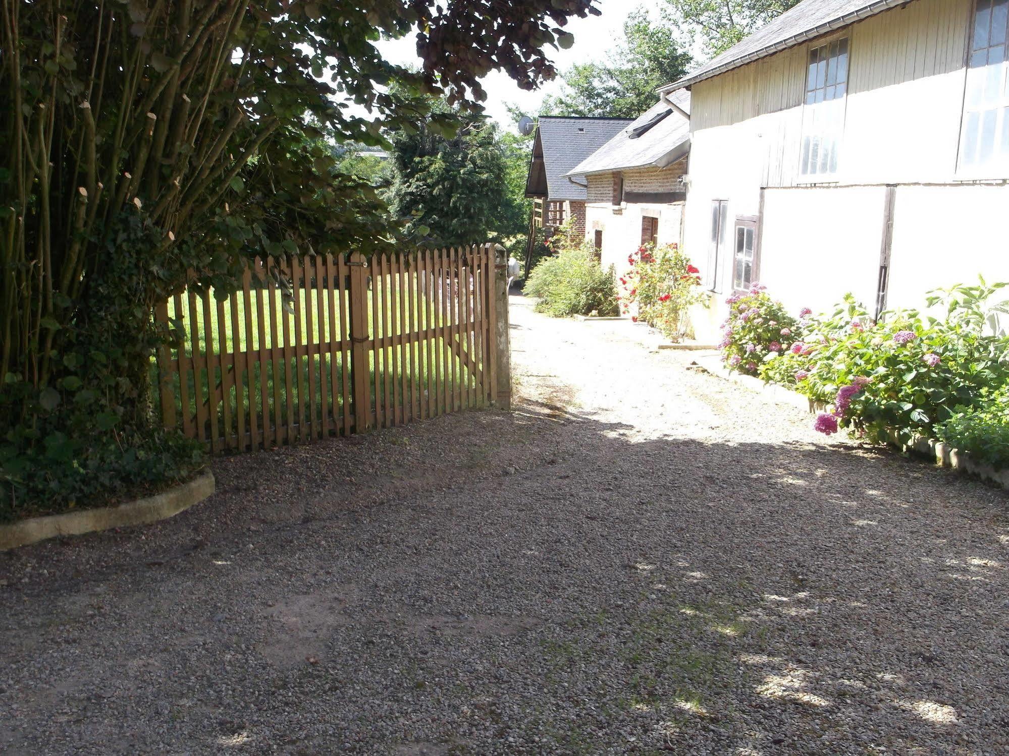 Auberge Saint Martin Surville  Exterior foto